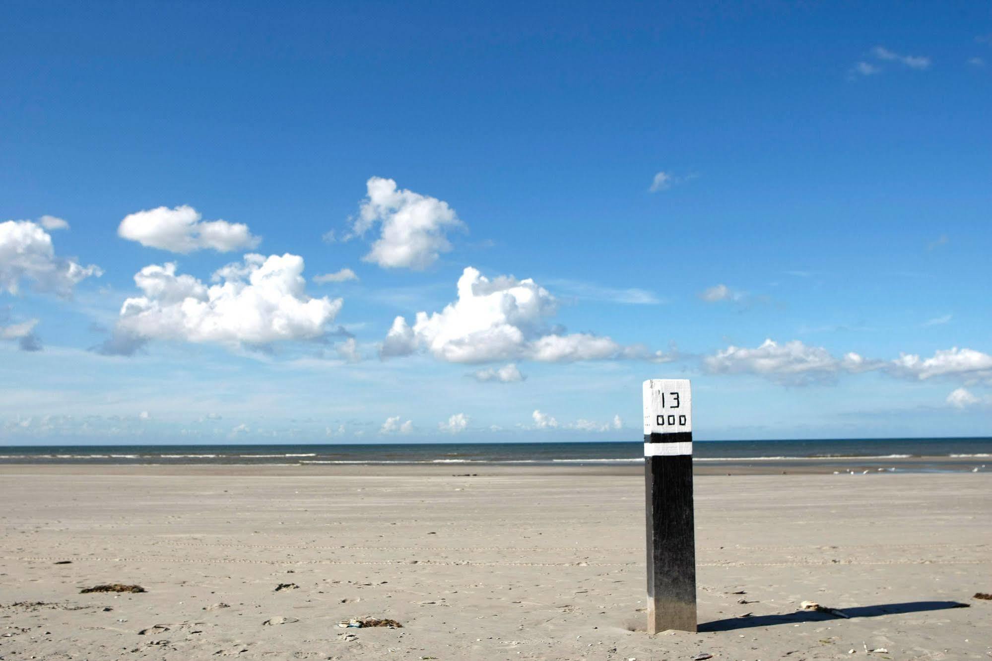 Fletcher Hotel-Restaurant Noordsee-Ameland Nes  Exterior photo